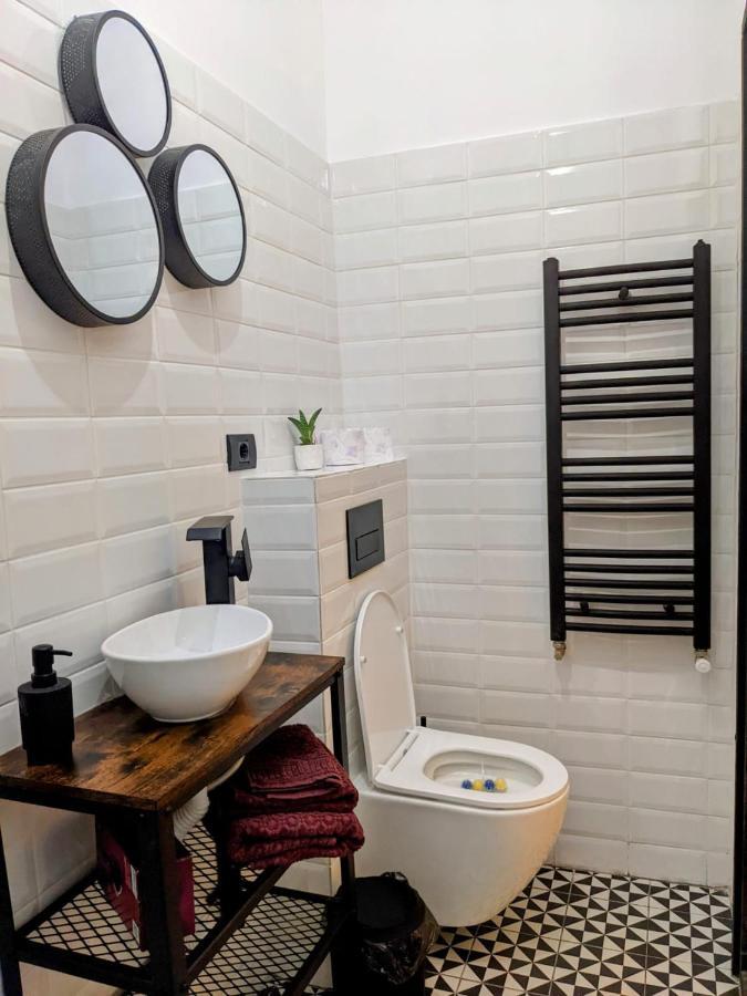 טימישוארה The Industrique Home - 3 Bedroom Apartment מראה חיצוני תמונה
