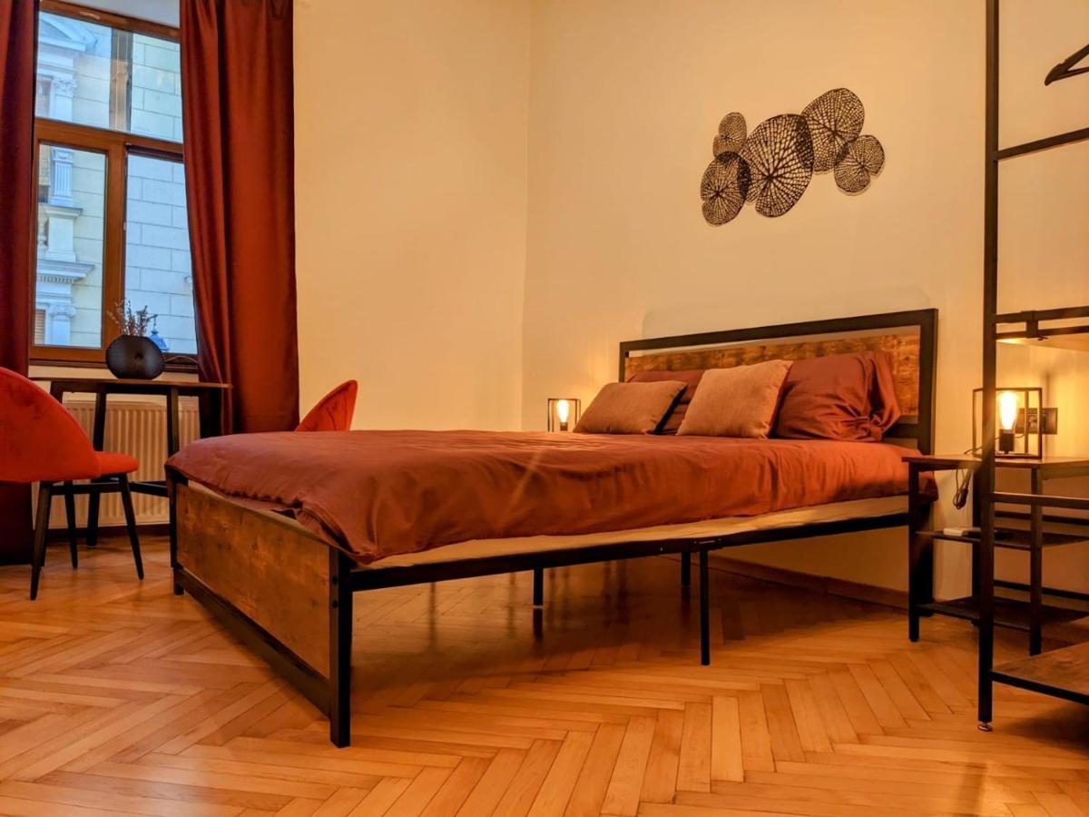 טימישוארה The Industrique Home - 3 Bedroom Apartment מראה חיצוני תמונה