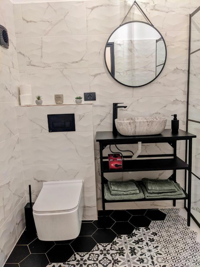 טימישוארה The Industrique Home - 3 Bedroom Apartment מראה חיצוני תמונה