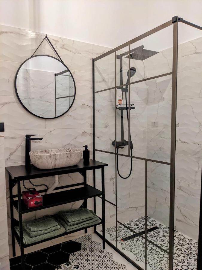 טימישוארה The Industrique Home - 3 Bedroom Apartment מראה חיצוני תמונה